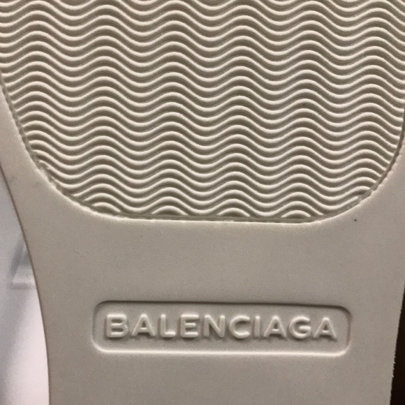 Balenciaga White Barney’s New York price is on box - Picture 6 of 7